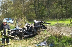 Polizei Düsseldorf: POL-D: ***Meldung aus dem Bereich der Autobahnpolizei*** Samstag, 17.04.2010, 15.32 Uhr  Sonsbeck - Zeugenaufruf