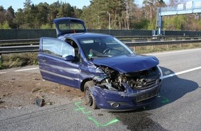 Polizeidirektion Kaiserslautern: POL-PDKL: Kurze Unaufmerksamkeit führt zu Unfall mit zwei Verletzten...