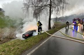 Polizeidirektion Wittlich: POL-PDWIL: Verkehrsunfall mit anschließendem PKW-Brand