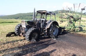 Polizeidirektion Kaiserslautern: POL-PDKL: Traktor brennt ab