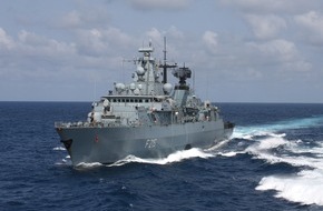 Presse- und Informationszentrum Marine: Kommandoübergabe auf der Fregatte "Brandenburg"