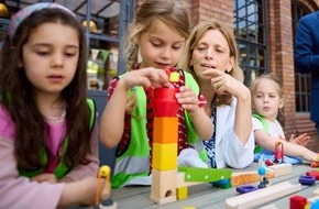 Stiftung Kinder forschen: Größte Energierallye der Hauptstadt: 100 Kinder feiern mit Bundesbildungsministerin Karin Prien
