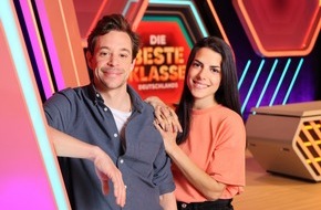 KiKA - Der Kinderkanal ARD/ZDF: "Die beste Klasse Deutschlands": Start der Herbststaffel am 15. September 2023 / 18. Ausgabe von Deutschlands größtem Schulquiz mit Clarissa Corrêa da Silva und Tobias Krell