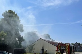 Feuerwehr Xanten: FW Xanten: Brand in Asylunterkunft in Xanten - keine Verletzten, Gebäude unbewohnbar