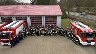 Freiwillige Feuerwehr Aurich: FW-AUR: Vorgehen bei Fl&auml;chenlagen im gro&szlig; angelegten Praxistest