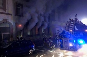 Polizeidirektion Pirmasens: POL-PDPS: Brand eines unbewohnten Mehrfamilienhauses