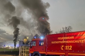 Feuerwehren im Kreis Soest: FW Kreis Soest: +++ Erstmeldung+++ Großbrand in Werl