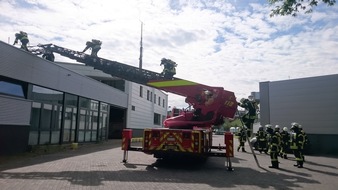 FW-WRN: Ausbildungs- und Trainings-Wochenende bei der Feuerwehr Werne