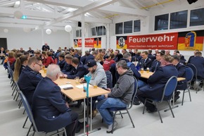 FW Helmstedt: Reibungsloser Führungswechsel in der Ortsfeuerwehr Emmerstedt im Jahr 2025