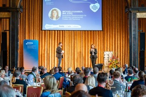 Systemgastronomie fordert Mut zu Reformen – Mmaah! gewinnt Branchenpreis