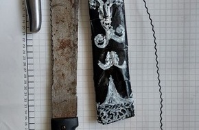 Bundespolizeidirektion Sankt Augustin: BPOL NRW: Waffenfund bei Grenzkontrolle: Bundespolizei stellt Machete, Messer und Totschl&auml;ger sicher
