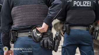 Bundespolizeidirektion München: Bundespolizeidirektion München: Messerlage schnell entschärft - 29-Jähriger vorläufig festgenommen