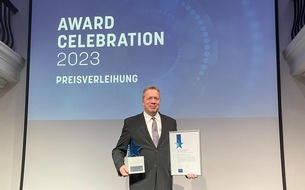 Home Instead GmbH & Co. KG: Franchise Award 2023 an Home Instead Partner Karsten Bucksch verliehen / Home Instead damit bereits zum 5. Mal ausgezeichnet / Geschäftsführer Jörg Veil gratuliert