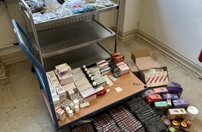 Polizeipräsidium Recklinghausen: POL-RE: Marl: Drogen, Medikamente und illegales Feuerwerk in Wohnung gefunden