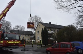 Feuerwehr Dortmund: FW-DO: Höhenretter und Bergungszug unterstützen Rettungsdienst