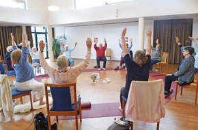 Yoga für alle e.V.: Gesellschaftliche Teilhabe durch Yoga trotz Altersarmut / Neues Yoga-Konzept holt alte und hochaltrige Menschen aus Isolation und Einsamkeit