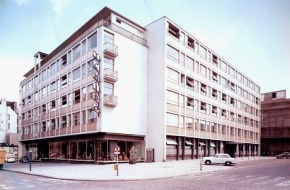 Tchibo GmbH: Happy Birthday - 50 Jahre Tchibo Filiale / Am 13. Oktober 1955 wurde die erste Tchibo Filiale in Hamburg eröffnet