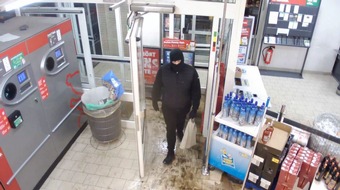 Polizeidirektion Neumünster: POL-NMS: 240405-1-pdnms Erneuter Zeugenaufruf nach Raub in Rendsburg