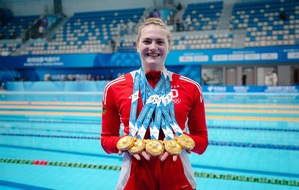 DLRG - Deutsche Lebens-Rettungs-Gesellschaft: Wahl zur Athletin des Jahres: DLRG Rettungsschwimmerin Nina Holt f&uuml;r internationalen Publikumspreis nominiert