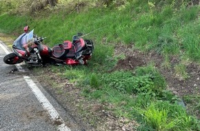 Polizeidirektion Kaiserslautern: POL-PDKL: Motorradfahrer schwer verletzt