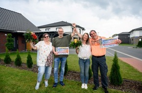 Deutsche Postcode Lotterie: 71 Gewinner in Wahrenholz: Nachbarn freuen sich über 1,4 Millionen Euro