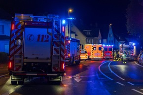 FW-MK: PKW kollidiert mit drei Fahrzeugen in Letmathe