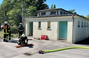 Feuerwehr Mülheim an der Ruhr: FW-MH: Brennender Papierkorb auf Schultoilette in Mülheimer Grundschule - keine Verletzten