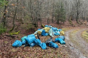 Polizeidirektion Wittlich: POL-PDWIL: Umweltgefährdende Abfallbeseitigung im Wald