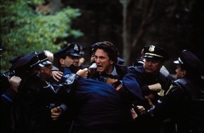 Kabel Eins: Filmreif im doppelten Sinn: Clint Eastwood mit "Mystic River" am 22. April 2009 bei kabel eins