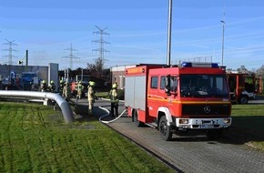 Feuerwehr Pulheim: FW Pulheim: Brand in einer Pumpstation
