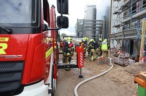 Kreisfeuerwehrverband Segeberg: FW-SE: Feuer in einem Neubau eines Gewerbeobjektes