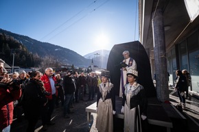 Le nouveau hub de transports publics à Fiesch est ouvert - Train, bus et télécabine regroupés et accessibles à tous