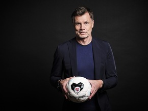 Aktuelle Pressemeldung: AIDA pr&auml;sentiert den Kult-Fu&szlig;balltalk &bdquo;Doppelpass on Cruise&ldquo; zur Fu&szlig;ball-WM 2026