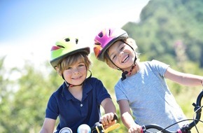 ADAC Hessen-Thüringen e.V.: Auf den Sattel, fertig, los!  - ADAC gibt Tipps, wie Kinder Fahrrad fahren lernen