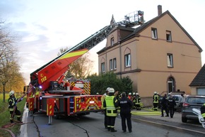 FW-WRN: Feuer_3 - Brand im Schlafzimmer