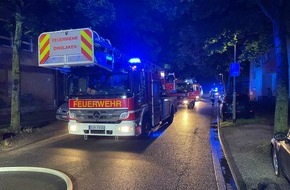 Feuerwehr Dinslaken: FW Dinslaken: Zimmerbrand mit mehreren Personen in Gefahr.