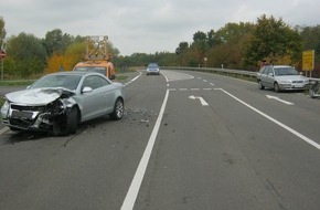 Polizeidirektion Landau: POL-PDLD: Verkehrsunfall mit zwei Verletzten und hohem Sachschaden