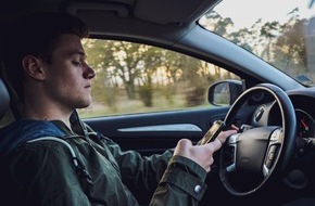 ADAC Hessen-Th&uuml;ringen e.V.: Gef&auml;hrliche Bildschirmzeit / ADAC: Handynutzung am Steuer ist ein weitreichendes Problem