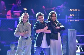 SAT.1: Fetter Auftritt: Elin, David und Learta starten am Sonntag mit "Emanuela" in die Battles // Nico Santos und Lina Larissa Strahl sind Gast-Coaches für die #VoiceKids