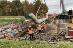ONTRAS Gastransport GmbH: Gewässerquerung einer Ferngasleitung bei Lauchhammer: ONTRAS erneuert Düker durch die schwarze Elster