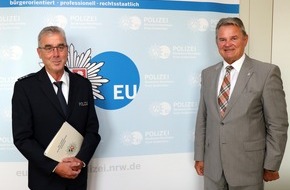 Kreispolizeibehörde Euskirchen: POL-EU: Bezirksdienstbeamten Siegfried Alt in den Ruhestand verabschiedet