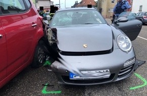 Polizeidirektion Pirmasens: POL-PDPS: Porschefahrer verunfallt bei auf der Flucht vor der Polizei