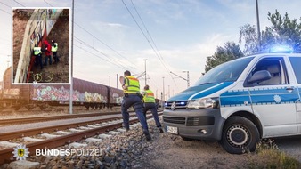 Bundespolizeidirektion München: Bundespolizeidirektion München: Graffiti-Sprayer auf frischer Tat ertappt / Bundespolizei fasst "Schmierfink" im Gleisbereich