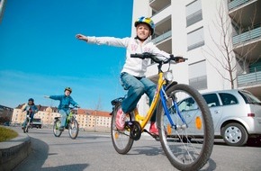 ADAC: Junge Radfahrer oft neben der Spur / Kinder zwischen 10 und 14 Jahren verunglücken am häufigsten mit dem Fahrrad / ADAC: Fahrradausbildung oft nicht ausreichend