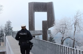 Polizeidirektion Trier: POL-PDTR: Wintergefahren auf den Hunsrückstraßen Die Polizei Morbach rät zur Vorsicht