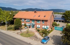 Polizeidirektion Landau: POL-PDLD: Sachbeschädigung Schule-Schild Realschule