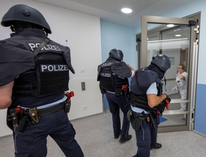 POL-FR: Freiburg: Gemeinsame Übung des Universitätsklinikums Freiburg und dem Polizeipräsidiums Freiburg - rund 200 Beteiligte trainieren für den Ernstfall