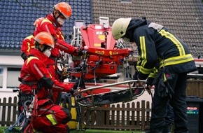 Feuerwehr Bochum: FW-BO: Höhenretter und Spezialgerät unterstützen bei Rettungsdiensteinsatz