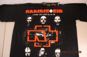 Hauptzollamt Hamburg: HZA-HH: Fast 100 gefälschte Band-Shirts sichergestellt/ Zoll vernichtet T-Shirts der Bands Iron-Maiden, AC/DC und Rammstein