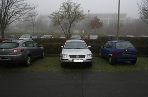 Polizeidirektion Kaiserslautern: POL-PDKL: Unfallflucht auf Schul-Parkplatz